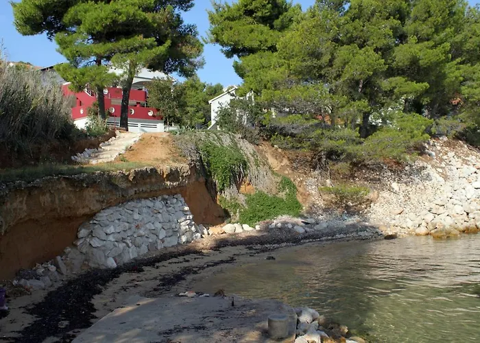 By The Sea Tkon, Pasman - 8454 *