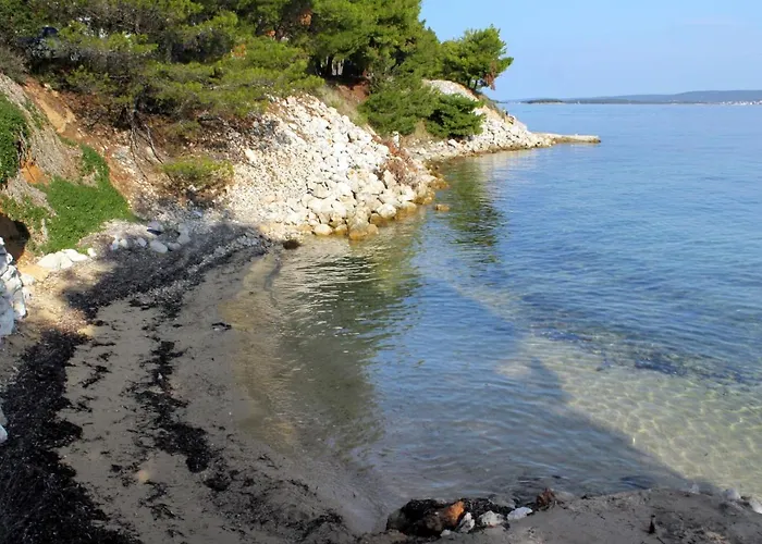 By The Sea Tkon, Pasman - 8454 *